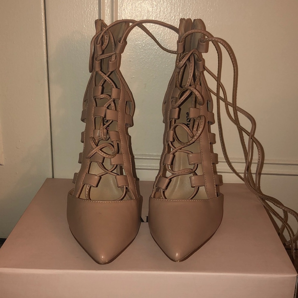 💛Nude Caged Pumps💛